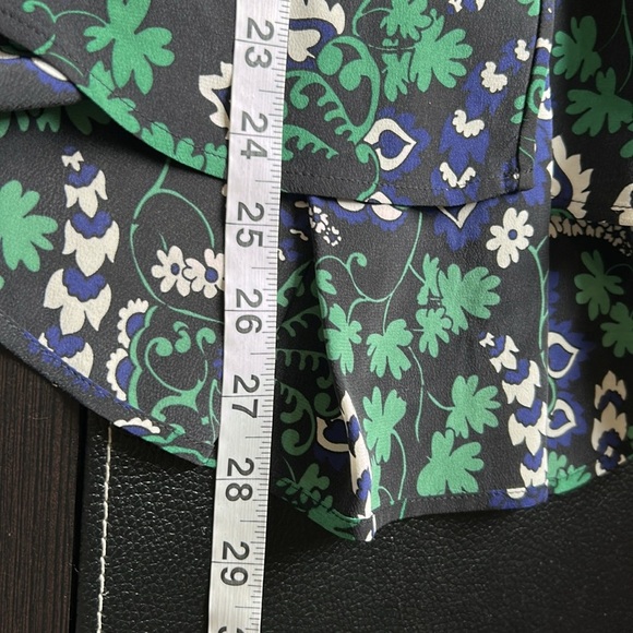 Veronica Beard Willow Silk cap sleeve shirt top Floral V Neck Black Green Sz 2 - Picture 11 of 12